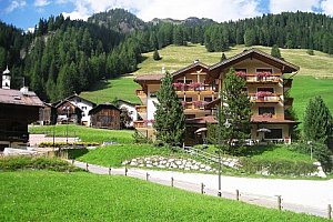 Údolí Val di Fassa a krajina na seznamu UNESCO: Pobyt v Hotelu Dolomites Inn *** s polopenzí + slevová karta