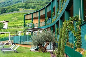 Tramin a Bolzano nejen pro vinaře: Pobyt u jezera ve Ville Naj se snídaní, saunami a střešním bazénem + sleva