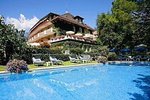 Letní dovolená v Meranu: Hotel Juliane **** s polopenzí, wellness a slevami na golf i do termálních lázní 