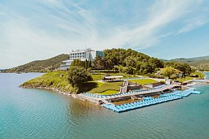 Slovensko u přehrady Zemplínská Šírava a aquaparku ve 4* Hotelu Eurobus s polopenzí + wellness a jezerní pláž