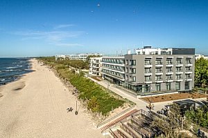 Baltské moře přímo na pláži v Hotelu Baltivia Sea Resort **** s polopenzí, neomezeným bazénem a saunami