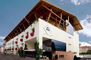 Relax, cyklistika a turistika v Brixenu: 4* Hotel Krone se snídaní či polopenzí + 2 sauny a vstup do aquaparku