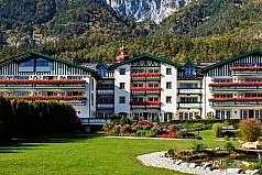 Pohoří Karwendel 15 km od Innsbrucku ve 4* Alpenhotelu Speckbacher Hof + polopenze, wellness a koupací jezírko