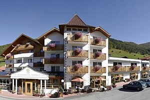 Wellness pobyt v Tyrolskou u ledovce Kaunertal: 4* Erlebnishotel Fendels s polopenzí + bazén, sauny a animace