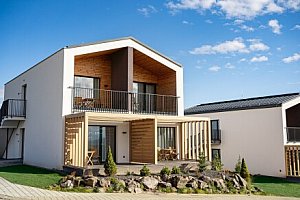 Vysoké Tatry v apartmánu v Royal Village se snídaní a vstupem do wellness + Prosecco, lanovka a procedura