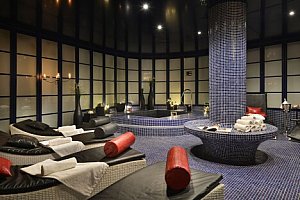 Pobyt blízko Máchova jezera: 4* City Hotel Morris Česká Lípa se snídaní + wellness či návštěva skláren a muzeí