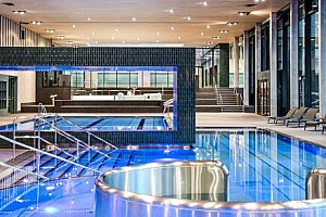 Horní Falc: Dovolená v Park Inn by Radisson Neumarkt **** se snídaní, saunou, posilovnou a City Card + drink
