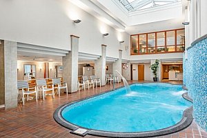 Kecskemét blízko lázní: 4* Aranyhomok Hotel Business & Relax s polopenzí a wellness neomezeně + masáž a slevy