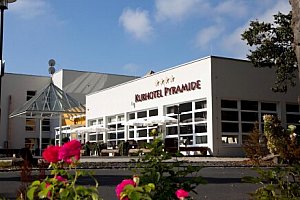 Bad Neualbenreuth u hranic: Kurhotel Pyramide Sibyllenbad **** propojený s lázněmi + snídaně a vstup do bazénů