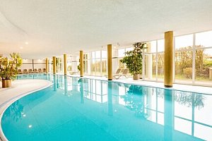 Bavorský les blízko Hohenbogenu: Hotel Klosterhof s plnou penzí Plus, wellness, vnitřním bazénem a vířivkou