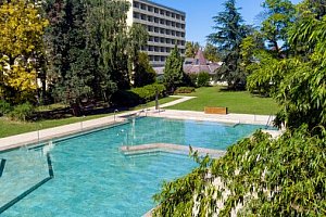 Hévíz 1,5 km od termálního jezera: 4* Hunguest Hotel Helios s all inclusive, bazény, saunami a solnou jeskyní