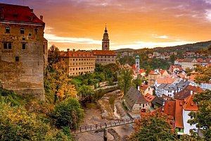 Jižní Čechy v Hotelu Corona **** se snídaní či polopenzí, finskou saunou neomezeně, fitness centrem a soláriem