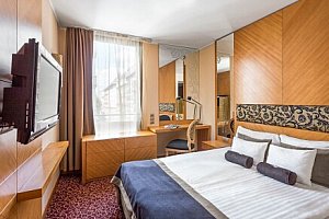Budapešť v centru blízko nádraží a lázní: Pobyt v Marmara Hotelu **** se snídaní nebo polopenzí + WiFi zdarma