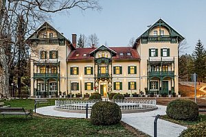 Slovinsko v lázeňském městě Dobrna: 4* Hotel Švicarija s polopenzí + neomezené termální bazény, sauny, fitness