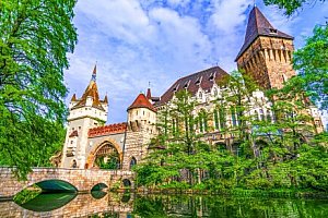 Pobyt v centru Budapešti u Zoo a hradu Vajdahunyad v Hotelu Benczúr *** se snídaněmi + dítě do 6 let zdarma