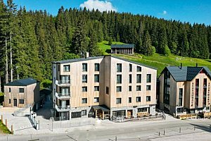 Krkonoše u výletních cílů: Pec pod Sněžkou v Hotelu Zelený potok **** se snídaní + láhev vína a slevová karta