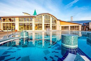 Dovolená přímo v areálu lázní: Park Inn by Radisson Sárvár ****+ s all inclusive a termálními bazény + animace