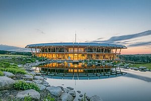 Posázaví: Pobyt stylově v Panorama Golf Resortu **** se snídaní + neomezené wellness (bazén, vířivka, sauny)