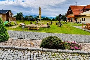 Zážitkový 3denní pobyt na farmě s jízdou na koni či v zemědělském stroji pro 2 osoby 