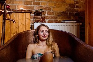 Kleopatřina koupel: 90 minut luxusní relaxace pro ženy
