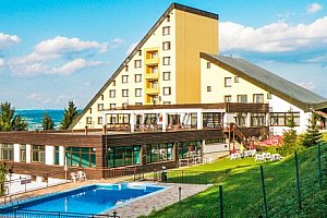 Bílé Karpaty: Horský Hotel Jelenovská *** s polopenzí, bazénem i procedurou