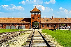 Zájezd pro jednoho - Koncentrační tábor Osvětim - Březinka, doprava autobusem, služby průvodce.