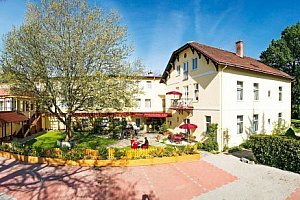 Rakouské Alpy: Hotel Payerbacherhof ***+ s polopenzí a neomezeným wellness