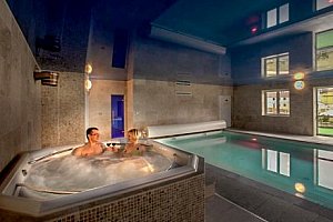 Rakovnicko: Luxusní Hotel Lions s all inclusive a neomezeným wellness s bazénem