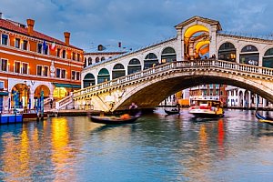 Benátky v novém A&O Venezia Mestre se snídaní a 2 dětmi do 18 let zdarma