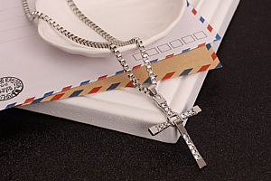 Ziskoun Řetízek na krk s přívěskem kříže z chirurgické oceli PN0000127 Barva: Stříbrná