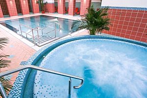 Turčianské Teplice: Hotel Rezident *** s polopenzí, aquaparkem a masáží