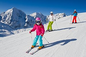 Rakouské Alpy u skiareálů v Hotelu Evianquelle *** s polopenzí a saunou