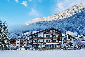 Italské Alpy v hotelu s wellness neomezeně, bazénem a polopenzí, přes zimní sezónu