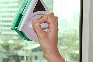 Čistič pro oboustranné mytí oken s magnetem a poštovné ZDARMA!