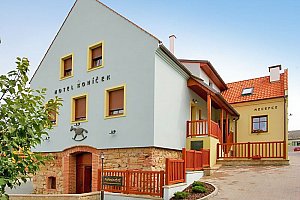 Slovácko: Uherské Hradiště v hotelu s polopenzí + možnost ubytování v pokoji nadstandard