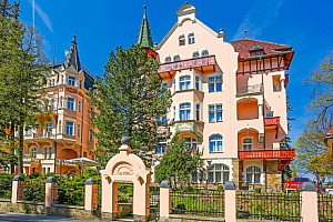 Karlovy Vary: Hotel Smetana – Vyšehrad **** s neomezeným wellness, slevou na procedury a polopenzí