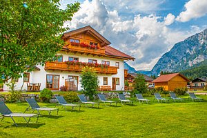 Rakousko v objetí hor: Hotel Landhaus Amadeus **** s wellness, SommerCard, půjčením kol a snídaní
