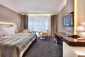 Karlovy Vary v luxusním Hotelu Prezident **** s Wellnes Resortem a Saunalandem, masáží a koupelí + polopenze