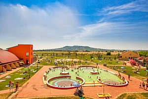 Maďarský Celldömölk u Sárváru: JUFA Vulkan Thermen Resort **** s termálními lázněmi (9 bazénů) + děti zdarma