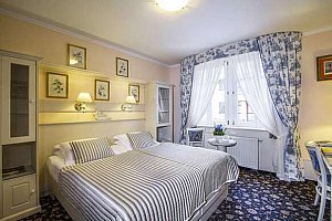 Hotel Karlsbad Grande Madonna**** v centru Karlových Varů s polopenzí a wellness