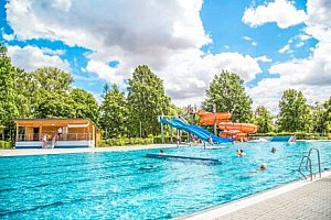 Jižní Morava: Hodonín v Hotelu Panon *** s chutnou polopenzí, vstupem do bazénu + další výhody