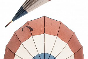 Holový deštník s dřevěným madlem pruhovaný