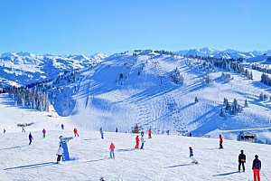 Rakouské Alpy: Zimní pobyt v Hotelu Alpenrose *** se saunovým světem a plnou penzí + děti do 7 let zdarma