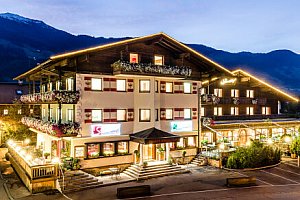 Rakouské Tyrolsko v Hotelu Standlhof *** s neomezeným wellness, welcome drinkem a polopenzí