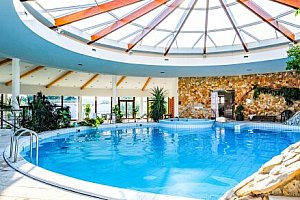 Lázeňské Dudince: Wellness pobyt v Hotelu Flóra s neomezenými bazény, množstvím procedur + plná penze