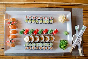 Set 53 kousků sushi v restauraci Ngoc Ha Sushi v Ostravě