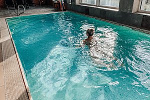 Jeseníky: Wellness pobyt jen 800 m od sjezdovky v Hotelu Garni Kolštejn *** se saunami, bazénem a polopenzí