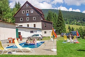 Krkonoše u Špindlerova Mlýna v Horském Hotelu Flora s venkovním bazénem a polopenzí