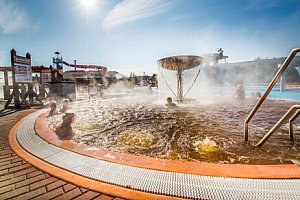 Bešeňová: Pobyt jen 200 m od termálů v Hotelu Flóra s chutnou polopenzí a slevou do aquaparků ve výši až 50 %