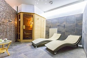 Východní Čechy: Hotel Tatra *** s privátním wellness (vířivka a finská sauna), bowlingem a polopenzí